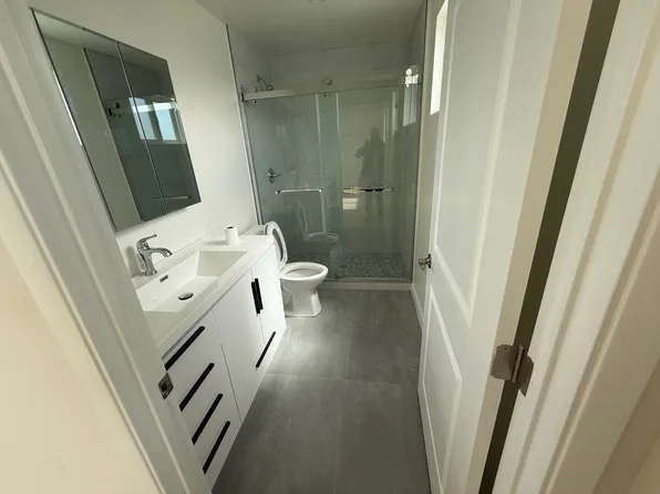 7406 Radford Ave, North Hollywood, CA 91605