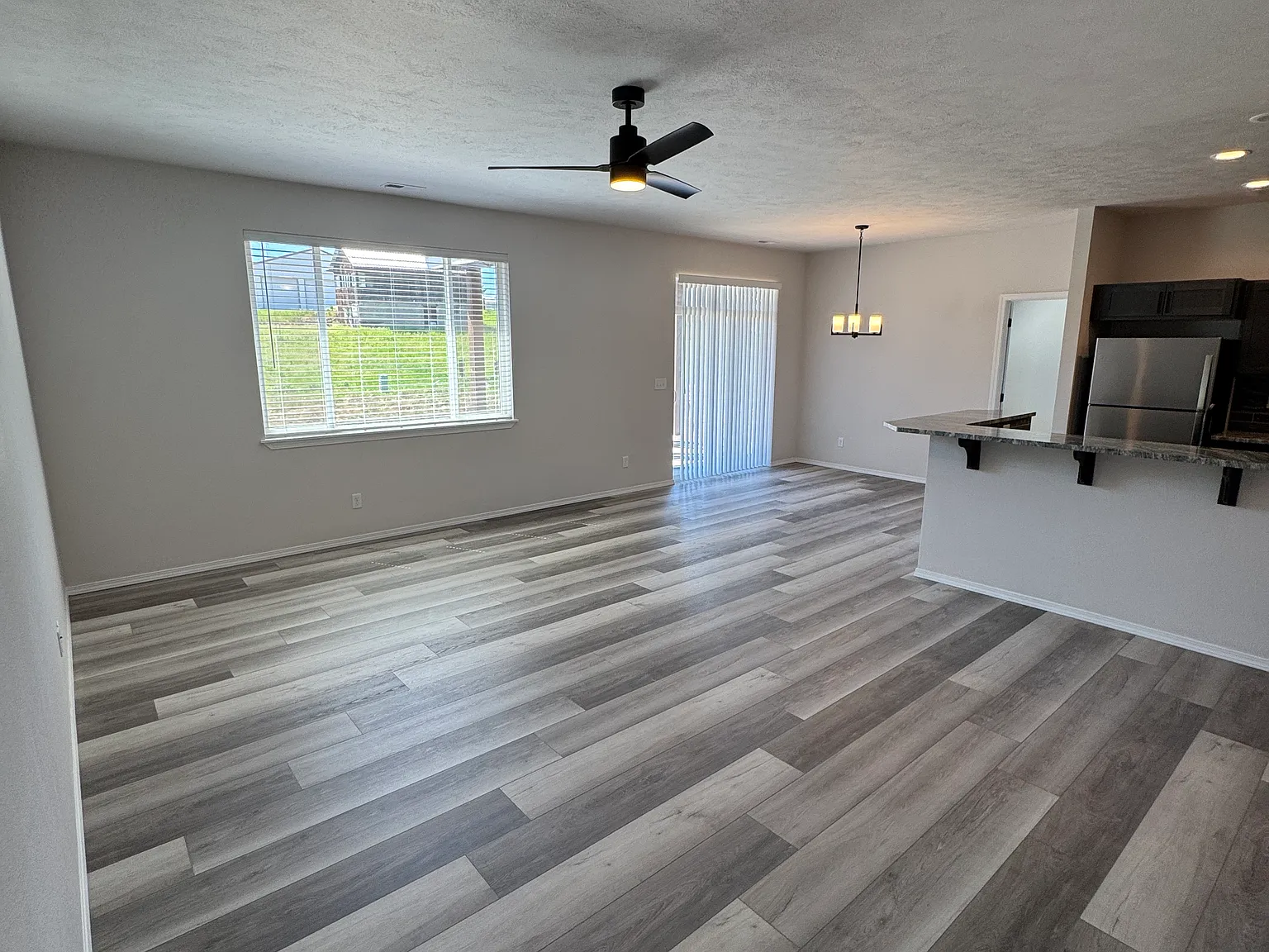 3 bed, 1499 sqft, $2,595 — Photo 4
