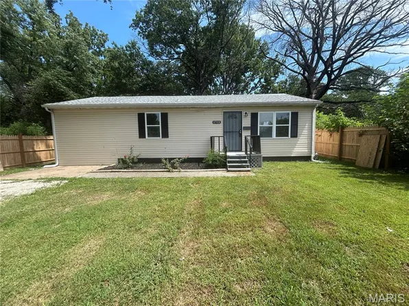 1703 Doris Ave, Cahokia, IL 62206