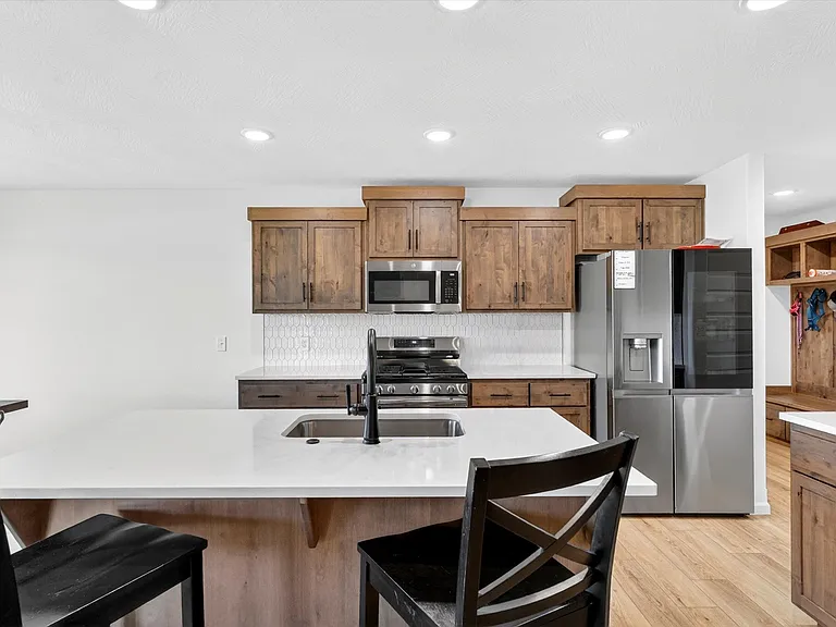 556 Spring Meadow Dr — Photo 27