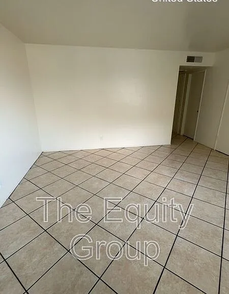 310 N Orange Ave #12 — Photo 3
