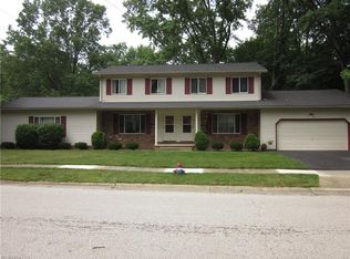 2403 Hillcrest Dr, Stow, OH 44224