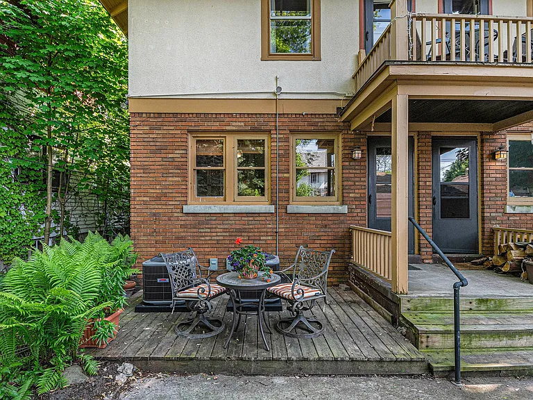 719 Fulton St E — Photo 26