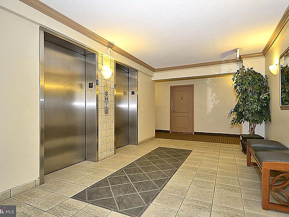 3rd image of 118 Monroe St APT 401