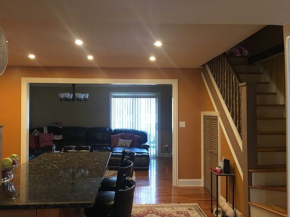 5th image of 3152 Charles St