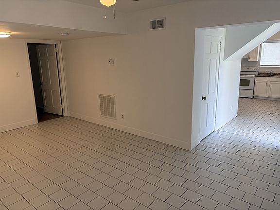 2nd image of 2317 E Magnolia Ave #5