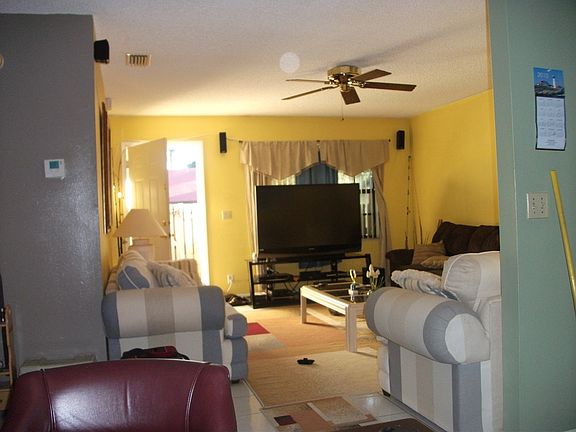 4th image of 4314 Woodstock Dr APT D