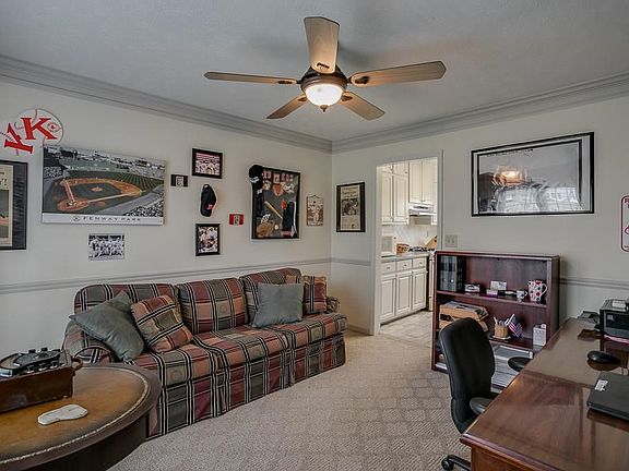 4th image of 614 Oak Moss Dr
