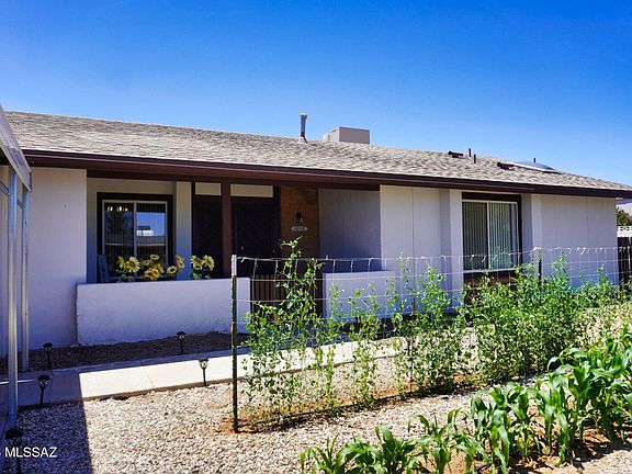 4th image of 1016 E Mescal Dr