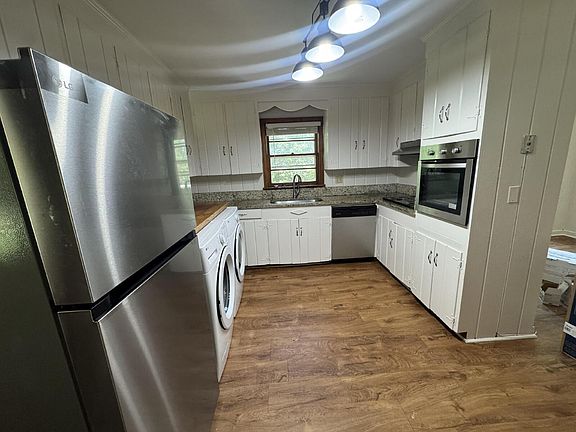 2nd image of 109 Park Ave
