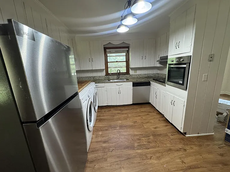 109 Park Ave — Photo 2