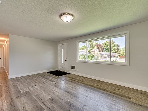 5th image of 15015 NE 74th St