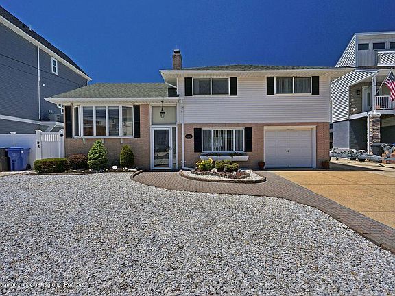 3rd image of 606 Bayview Dr