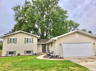 19 Hollyhock, Riverton, IL 62561