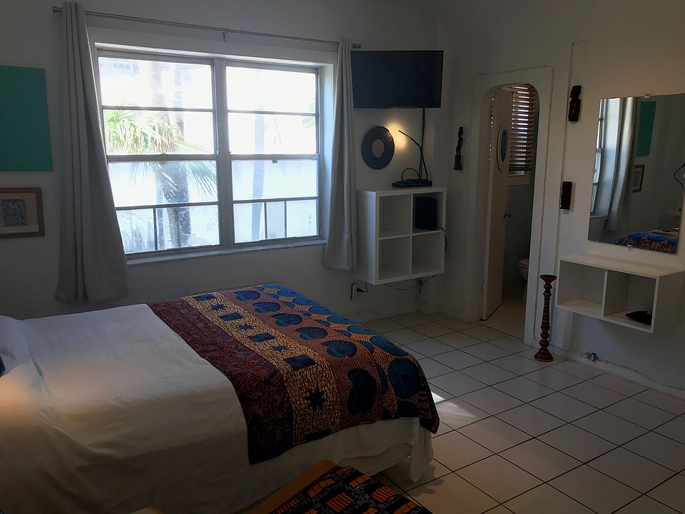 1st image of 7300 Ocean Ter APT 115