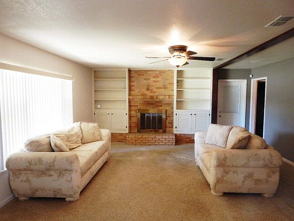 3rd image of 1514 Crescent Dr