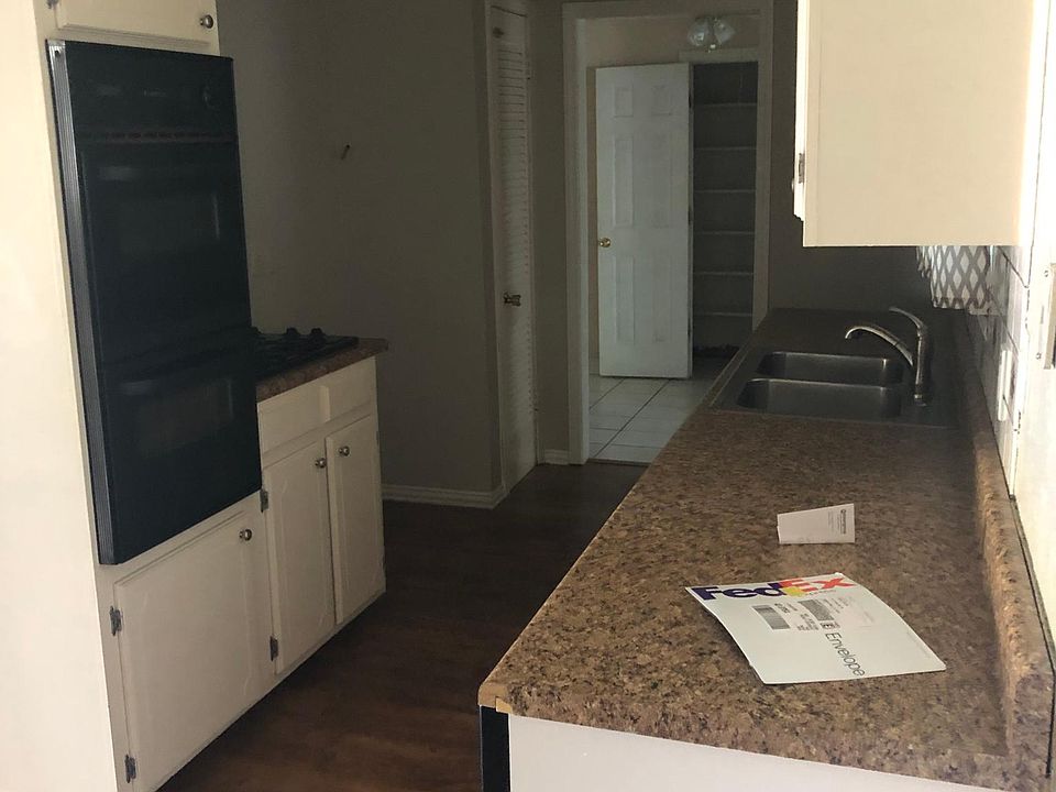 1st image of 5127 Parklane Dr