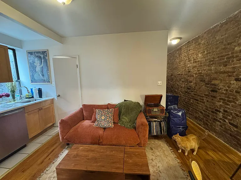 202 E 7th St #3F — Photo 2