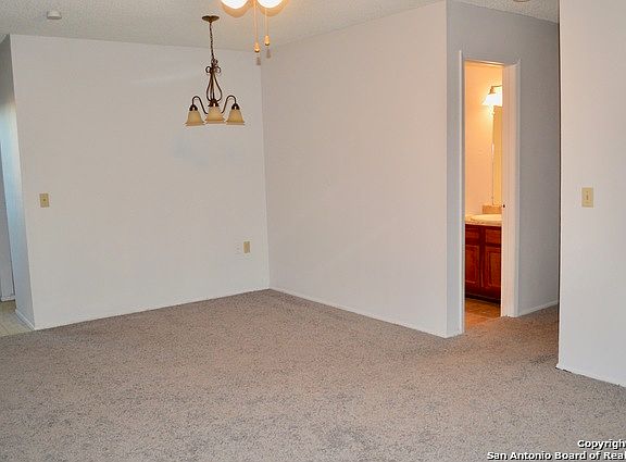 5th image of 9474 Lands Point St