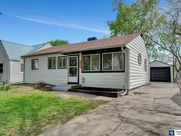 4529 Gladstone St, Lincoln, NE 68504