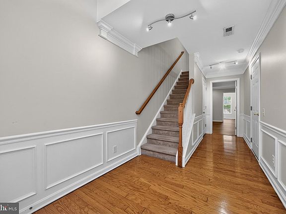 3rd image of 114 Hudson Dr