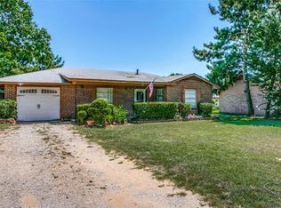 716 Arledge St, Azle, TX 76020