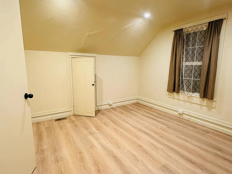 15 Maple St #1 — Photo 4