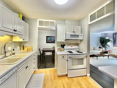 7510 Cahill Rd APT 214B, Edina, MN, 55439