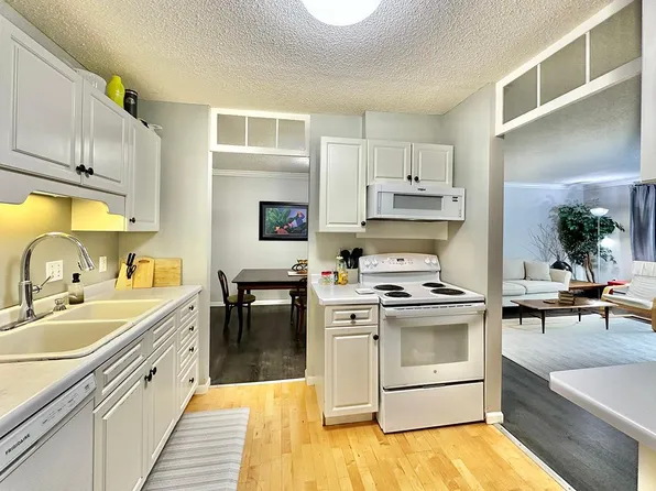 7510 Cahill Rd APT 214B, Edina, MN 55439