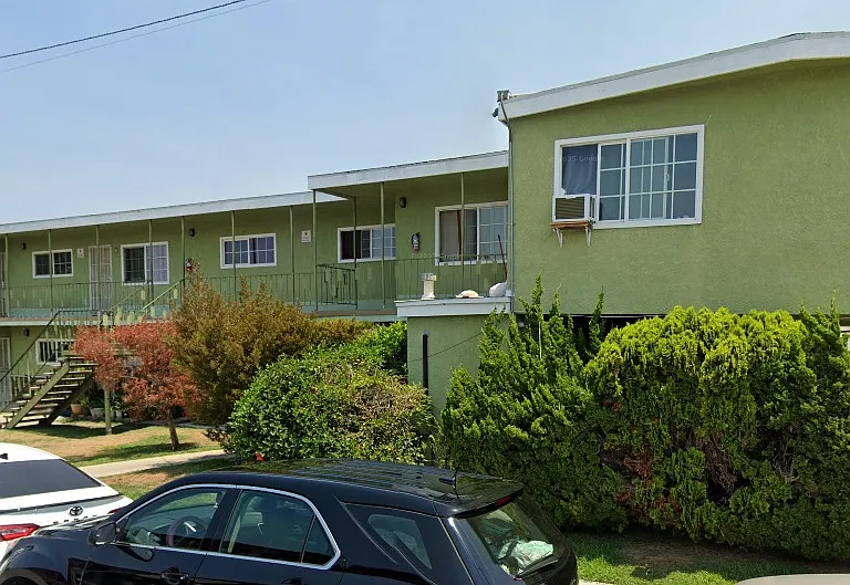 400 E Hullett St #5 — Photo 1