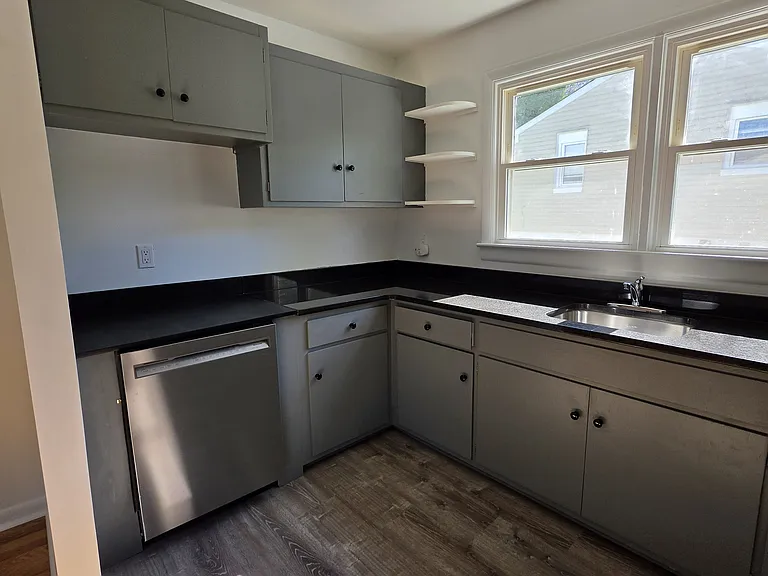 72 Ray St — Photo 7