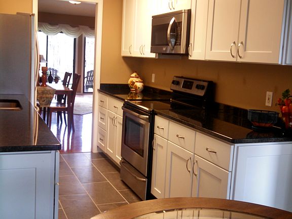 3rd image of 240-15 Laurel Cir