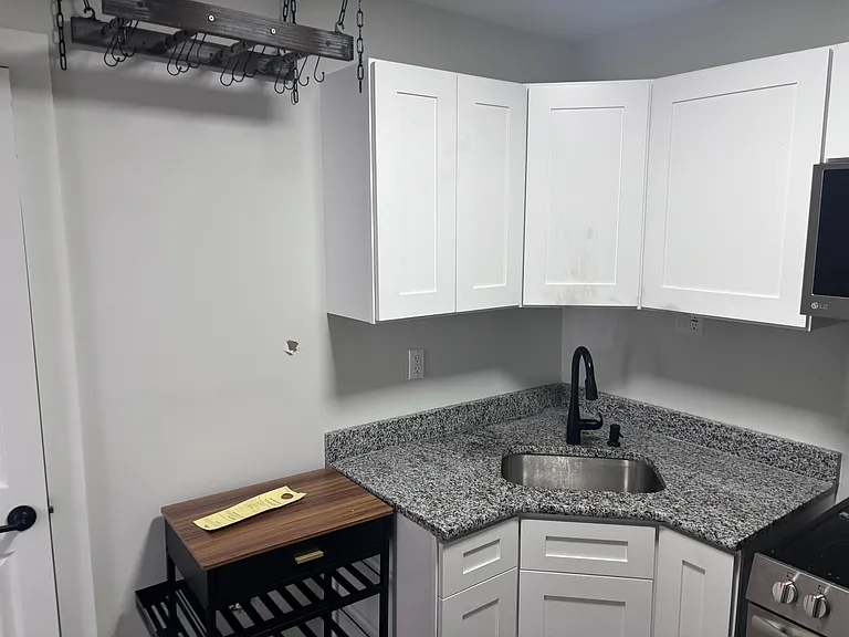 2747 Washington Ave #2 — Photo 4