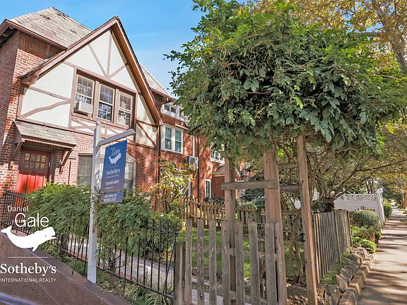 2nd image of 6811 Harrow St