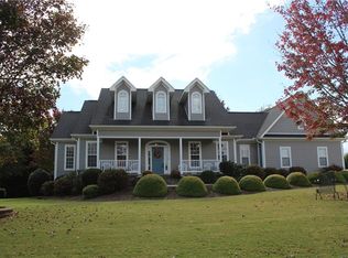 103 Woods Dr, West Union, SC 29696