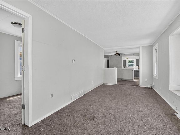 5th image of 2433 Paradise Ave