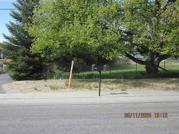 2nd image of 914 W Eldredge Rd