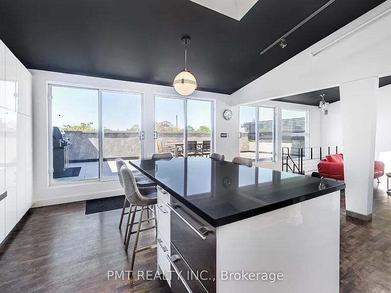 676 Richmond St W #210 — Photo 25