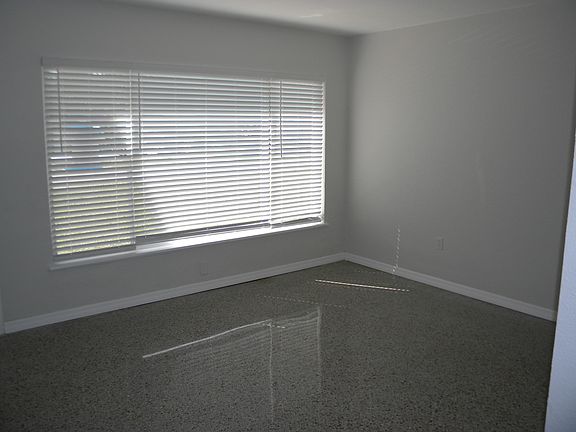 2nd image of 1309 W Hollywood St