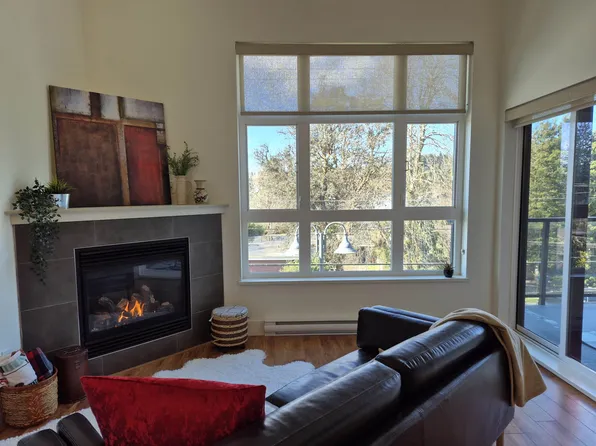 5682 Wharf Ave #306, Sechelt, BC V7Z 0J3