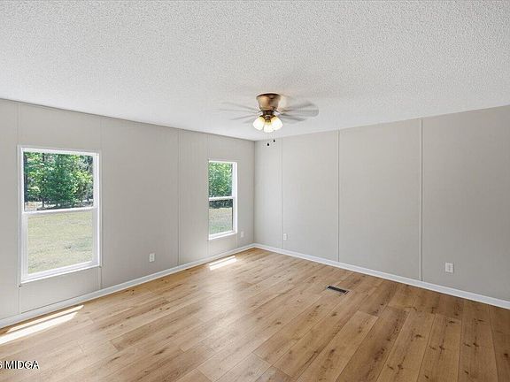 4th image of 263 Blounts Chapel Rd