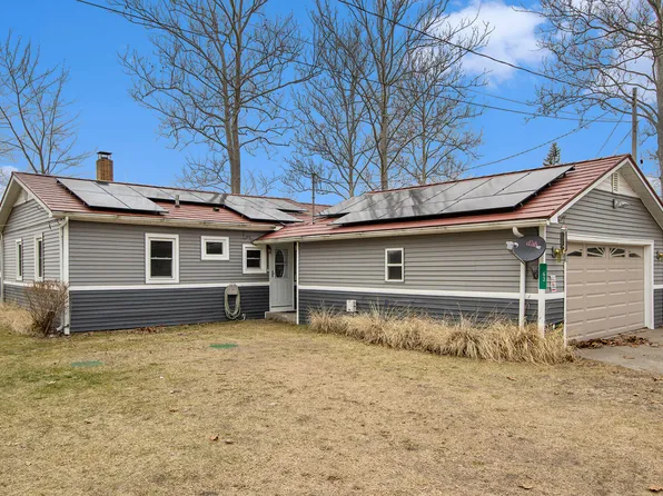 63 Island Ct, Hastings, MI 49058