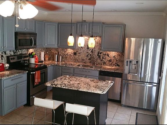 3rd image of 14220 Savannah Dr