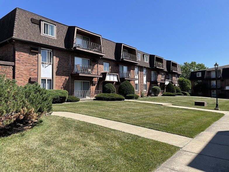 1st image of 3621 W 119th St #A304