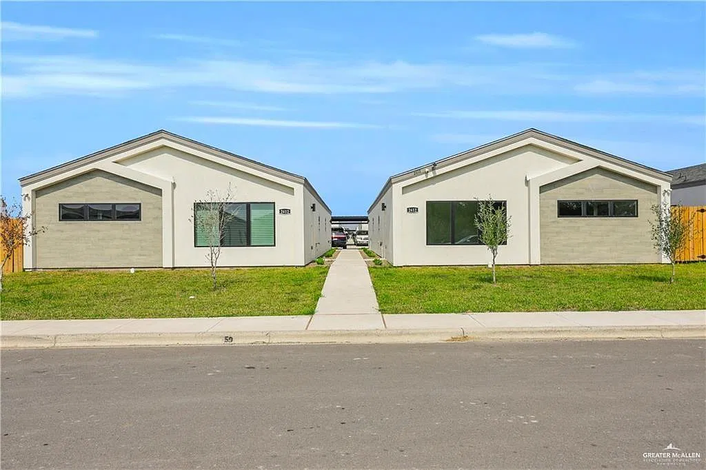 2 bed, 2.0 bath, 1110 sqft, $1,200 — Photo 2
