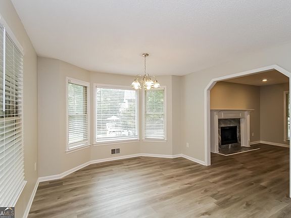 4th image of 204 Kings Walk