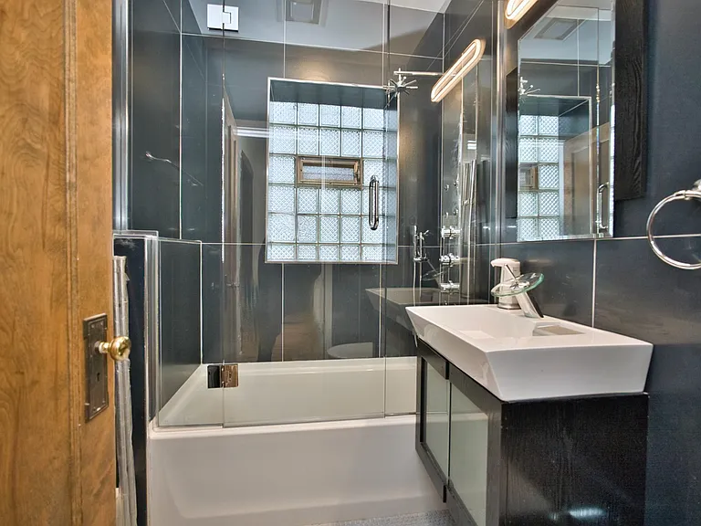 2437 W North Shore Ave #2 — Photo 36