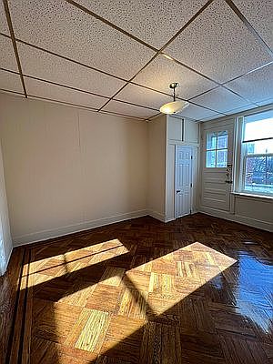 4th image of 5606 Avenue N #2