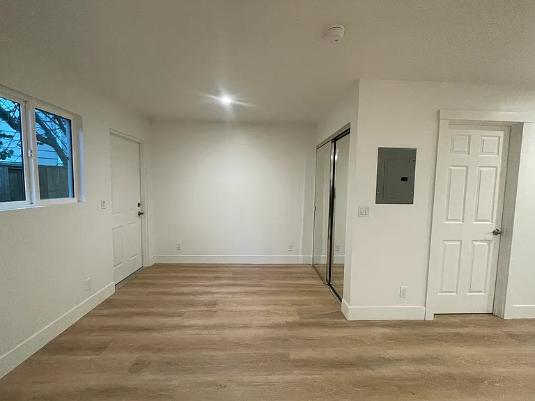 305 Ladera St #F — Photo 7