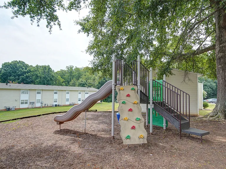 Bella Vista Apartments — Photo 5